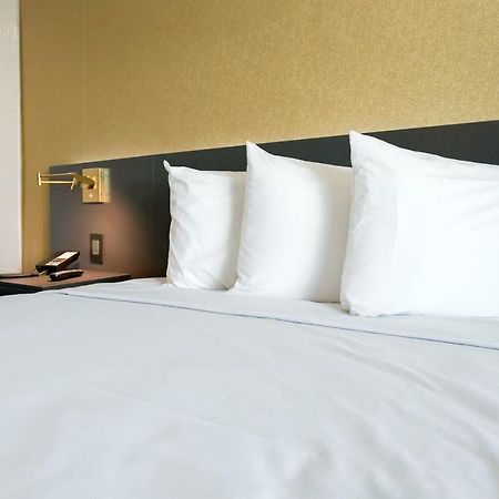 Glen Capri Inn And Suites - Burbank Universal Glendale Eksteriør billede