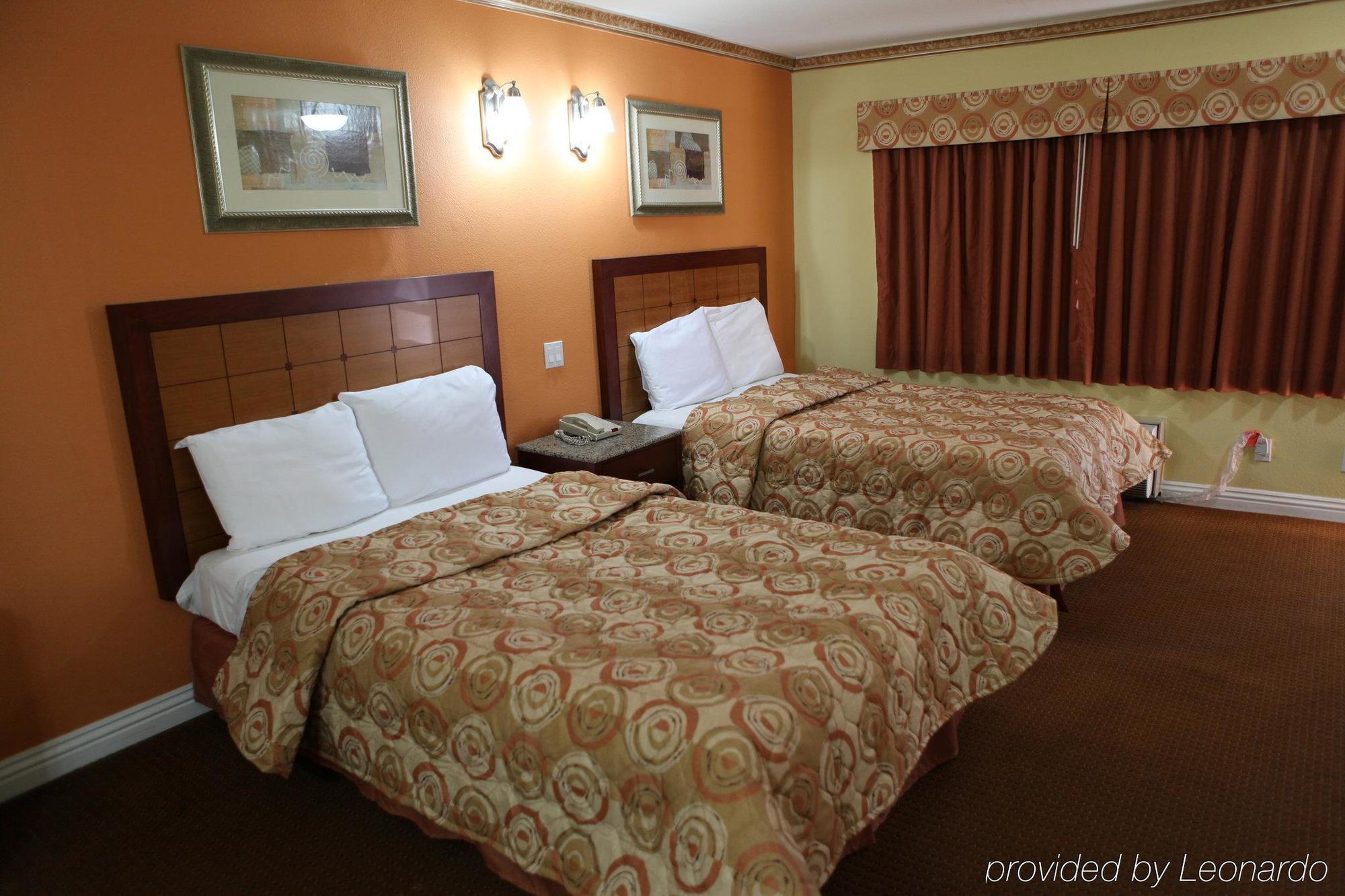 Glen Capri Inn And Suites - Burbank Universal Glendale Eksteriør billede