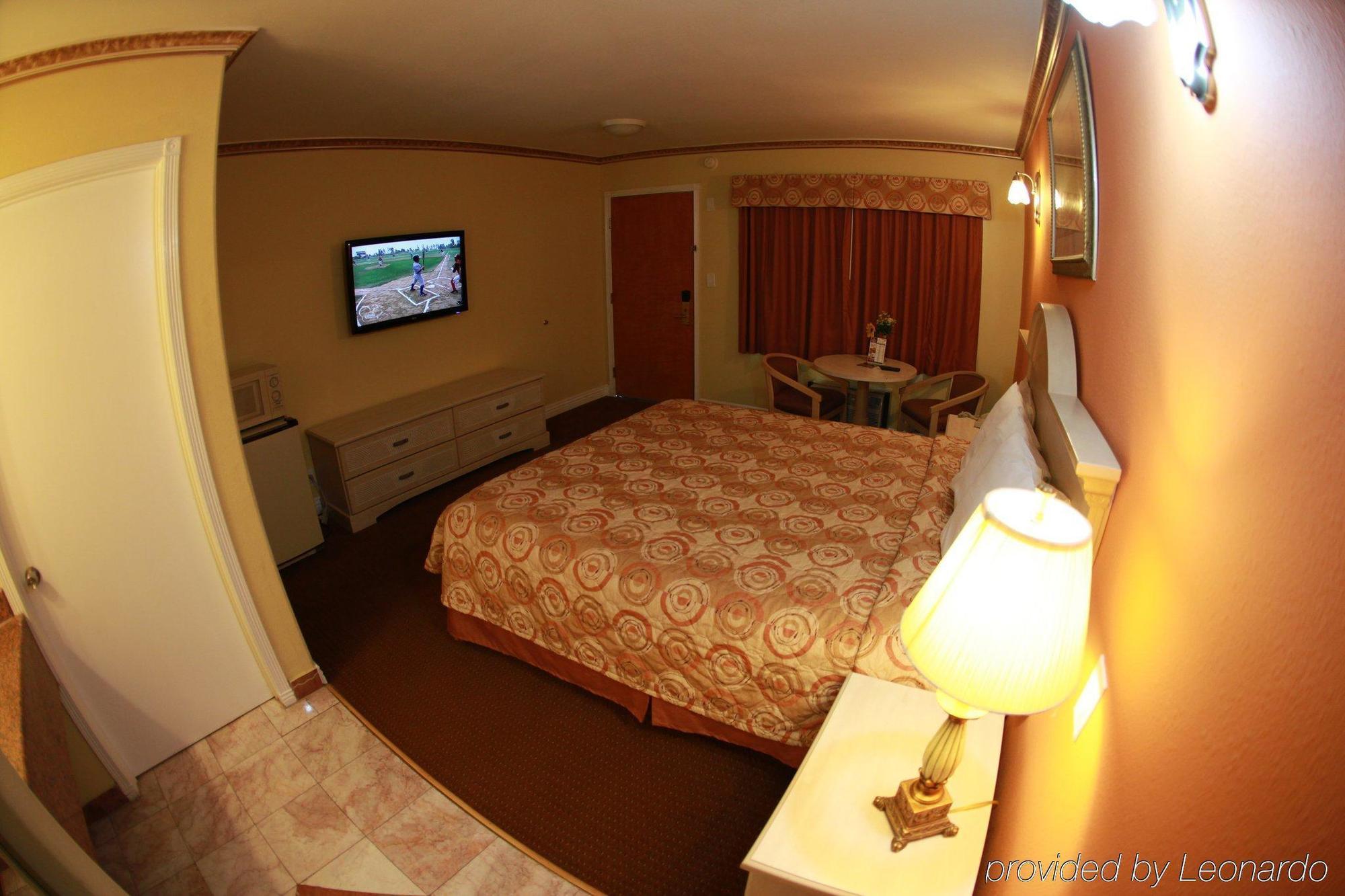 Glen Capri Inn And Suites - Burbank Universal Glendale Eksteriør billede