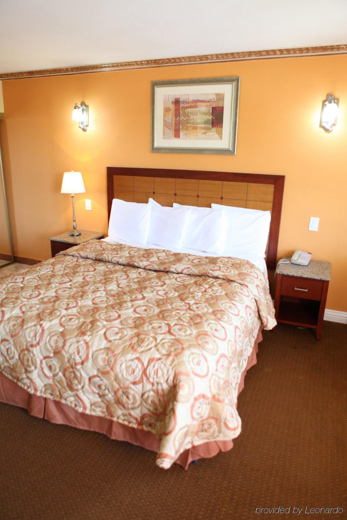 Glen Capri Inn And Suites - Burbank Universal Glendale Eksteriør billede