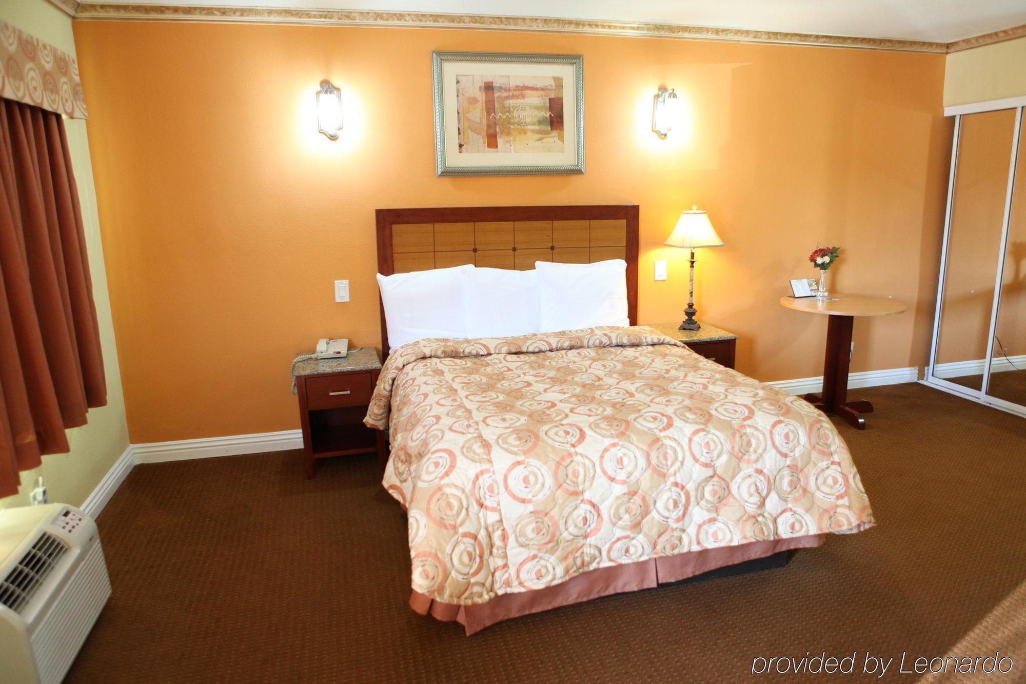 Glen Capri Inn And Suites - Burbank Universal Glendale Eksteriør billede
