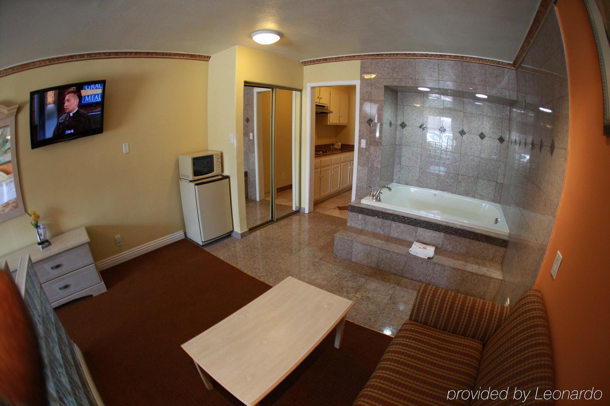 Glen Capri Inn And Suites - Burbank Universal Glendale Eksteriør billede