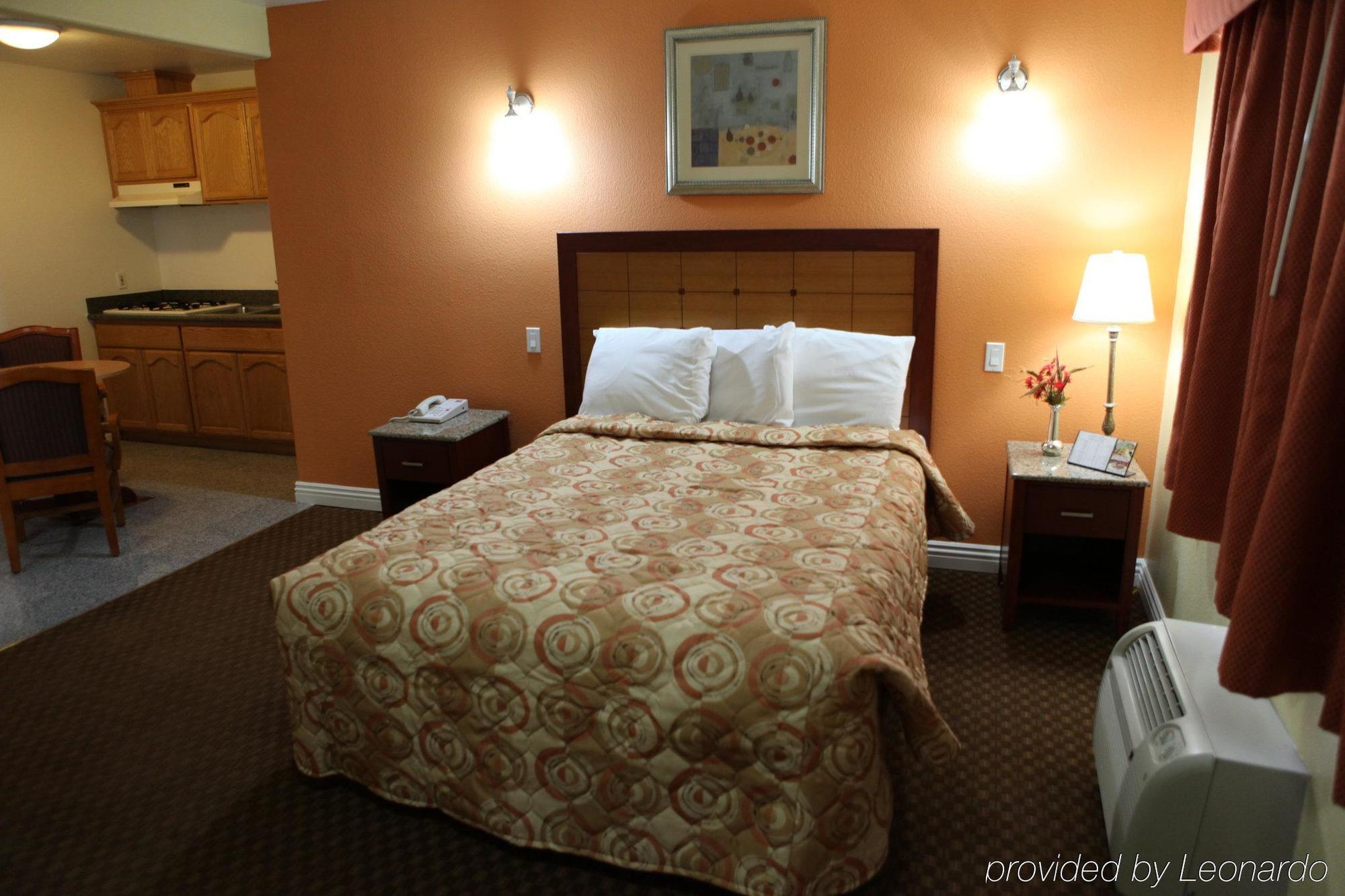 Glen Capri Inn And Suites - Burbank Universal Glendale Eksteriør billede