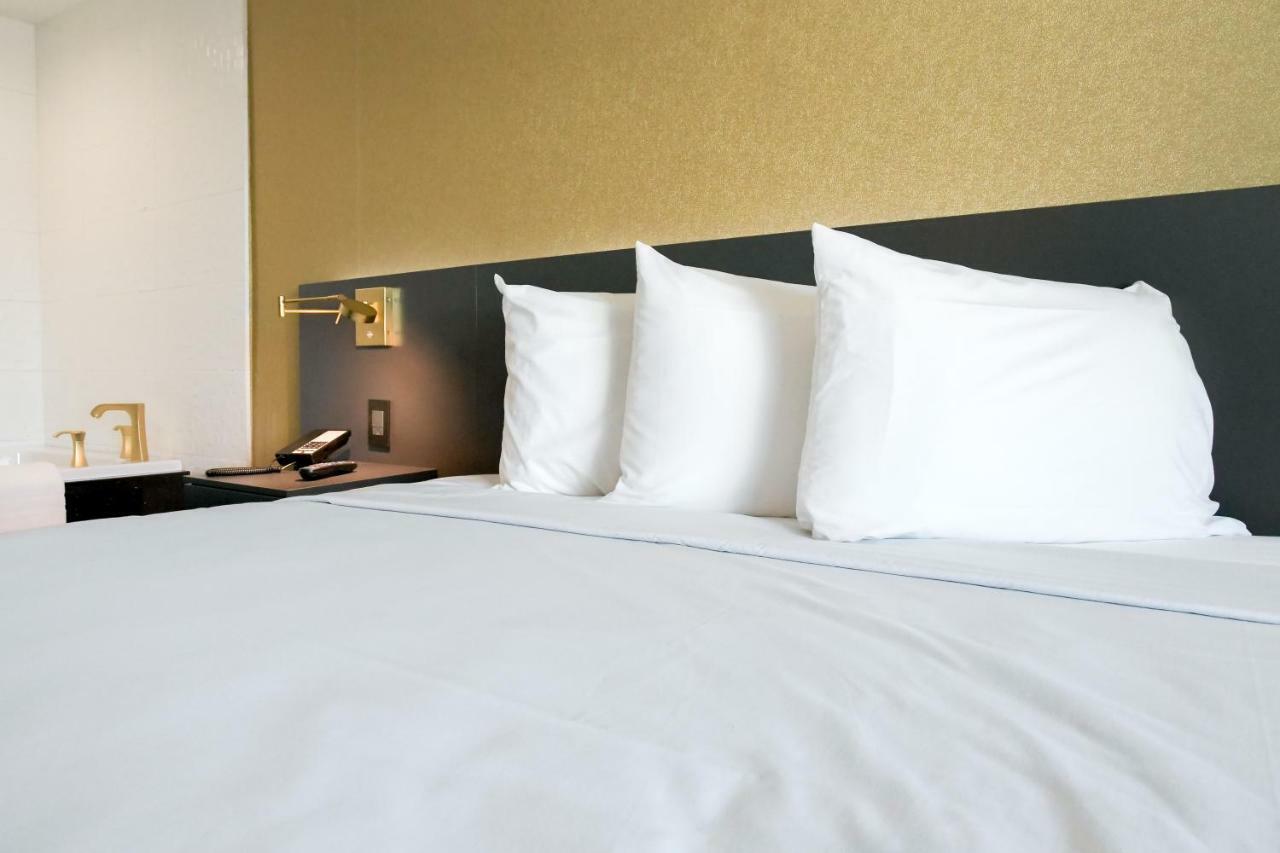 Glen Capri Inn And Suites - Burbank Universal Glendale Eksteriør billede