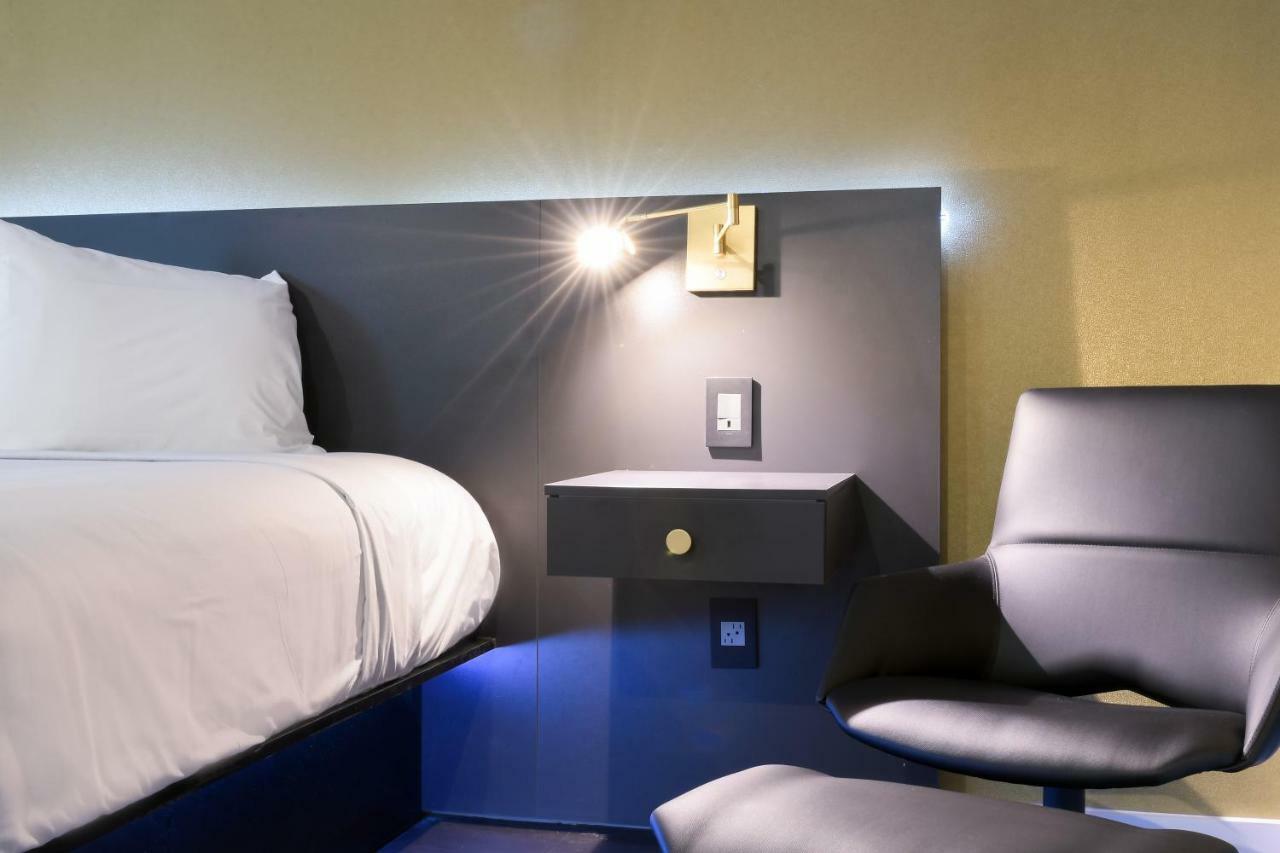 Glen Capri Inn And Suites - Burbank Universal Glendale Eksteriør billede